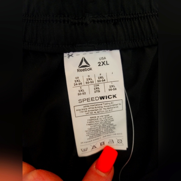 Reebok Speedwick Woman's Shorts Color Black Size 2XL NWT - Picture 9 of 12